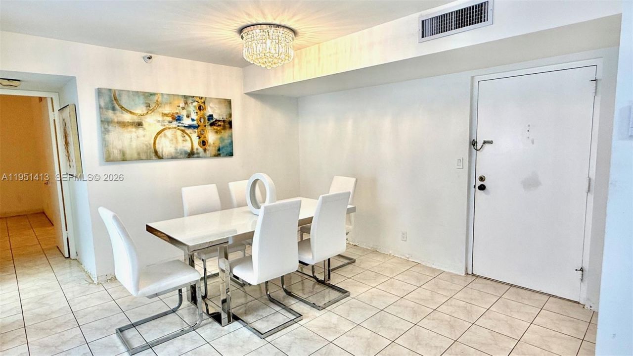 290 174th St, Unit 312, Sunny Isles Beach, FL 33160 Photo