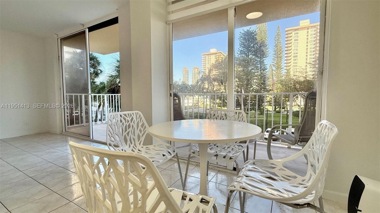 290 174th St, Unit 312, Sunny Isles Beach, FL 33160 Photo