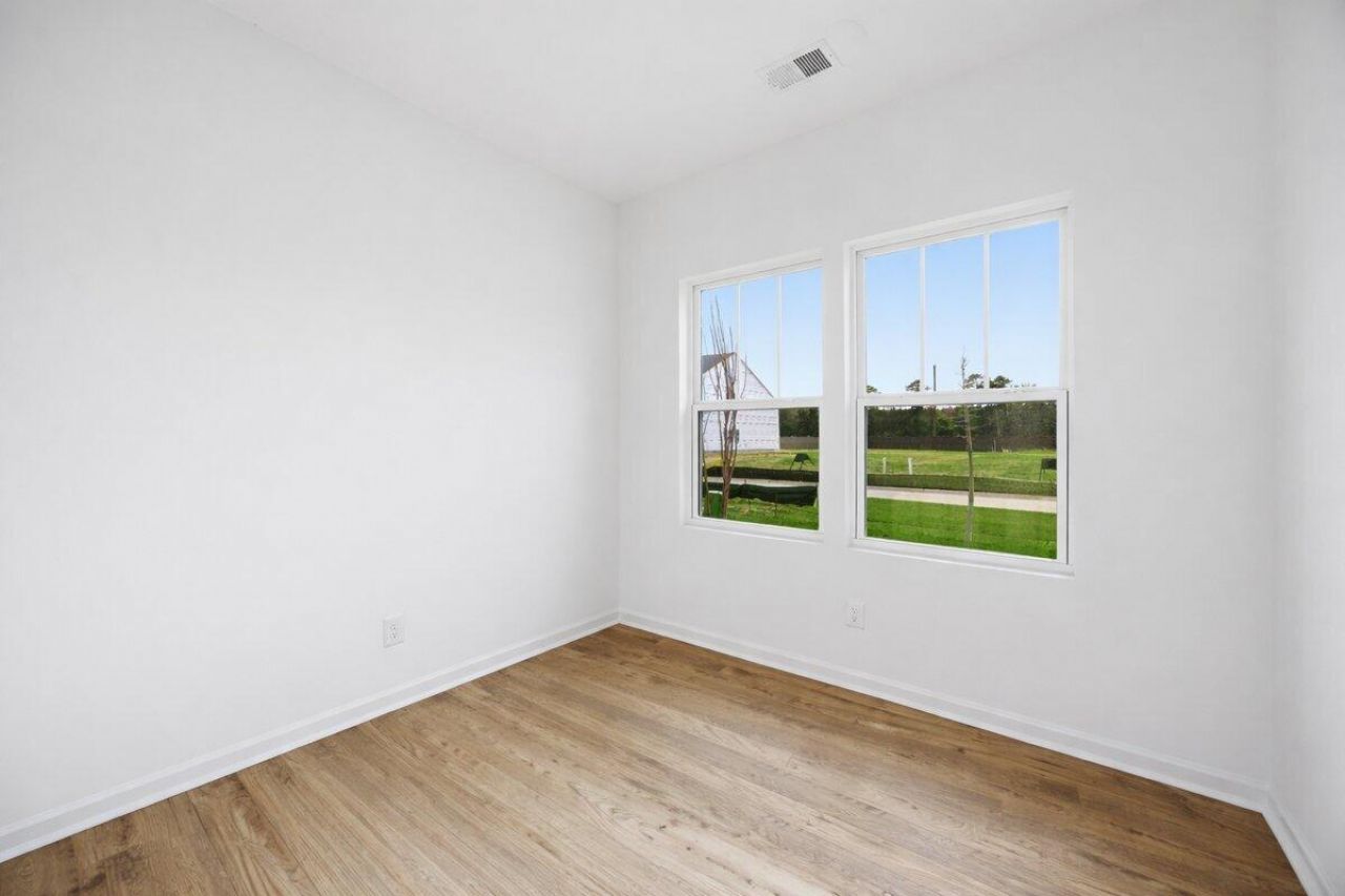 1020 Toland Drive Photo 9