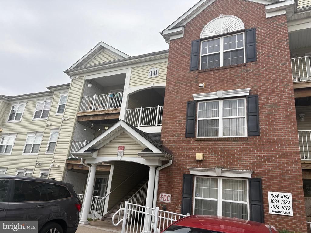 1031 Dogwood Court, New Brunswick, NJ 08901 Main Photo