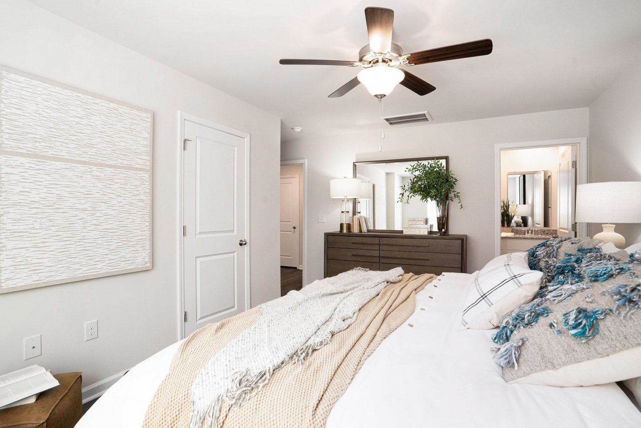 405 Gemstone Blvd Photo 16