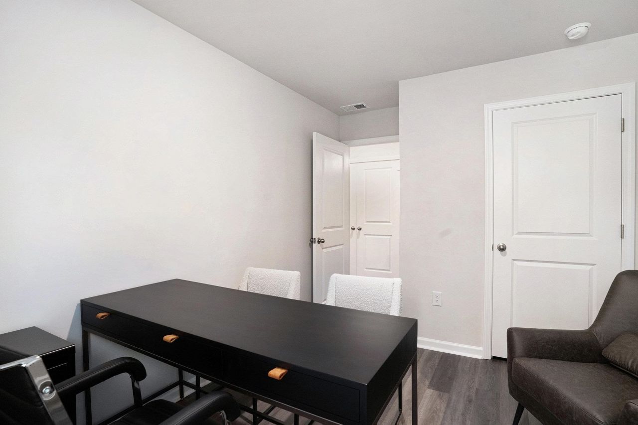 405 Gemstone Blvd Photo 19