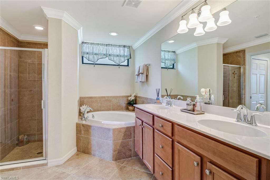 9514 Avellino Way, Unit 2116, Naples, FL 34113 Photo