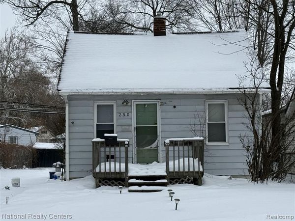 250 W Walton Boulevard, Pontiac, MI 48340
