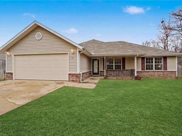 340 W Circle Drive, Fayetteville, AR 72701