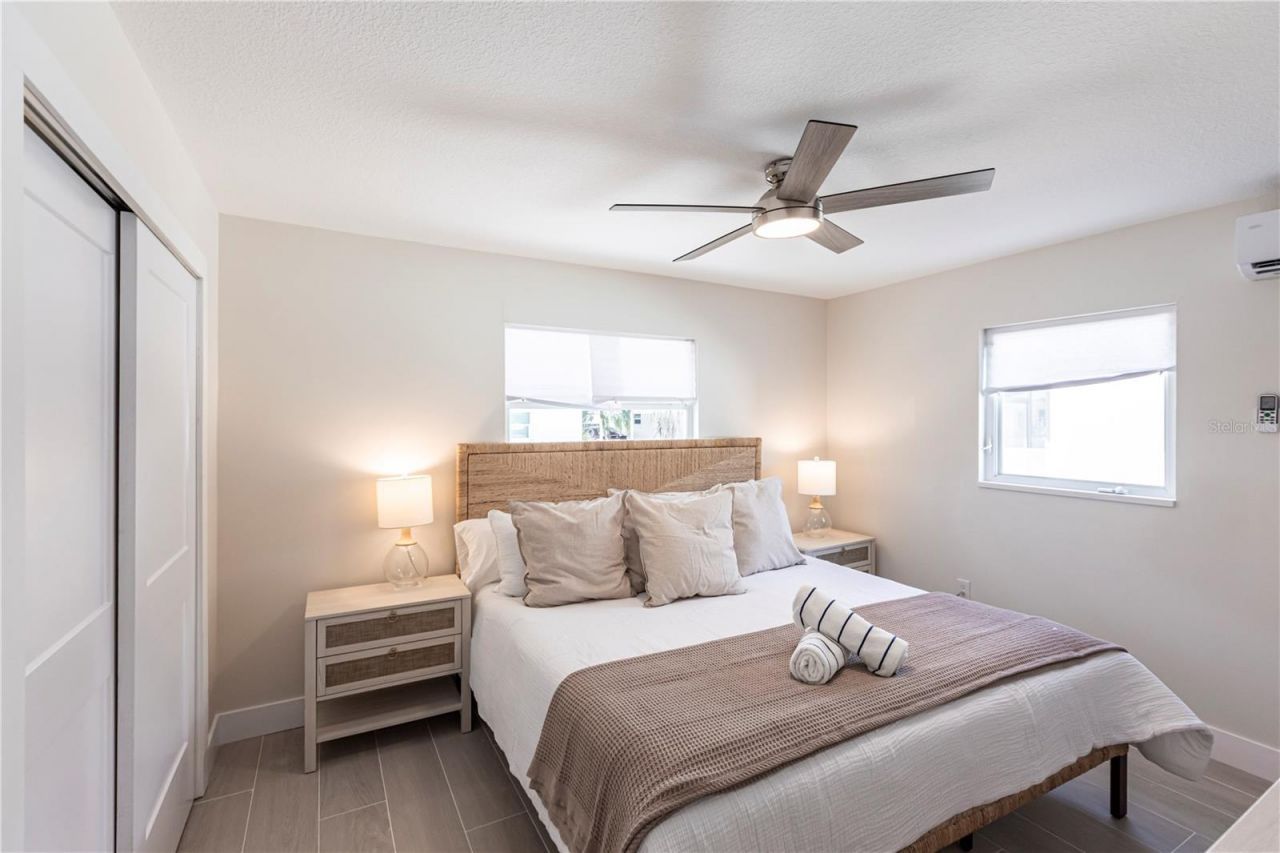 6020 Midnight Pass Road, Unit 15, Sarasota, FL 34242 Photo