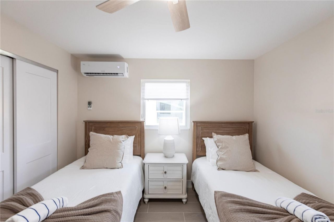 6020 Midnight Pass Road, Unit 15, Sarasota, FL 34242 Photo