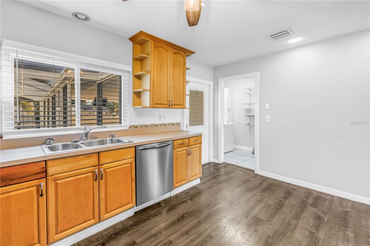 774 40th Avenue Ne, Saint Petersburg, FL 33703 Photo