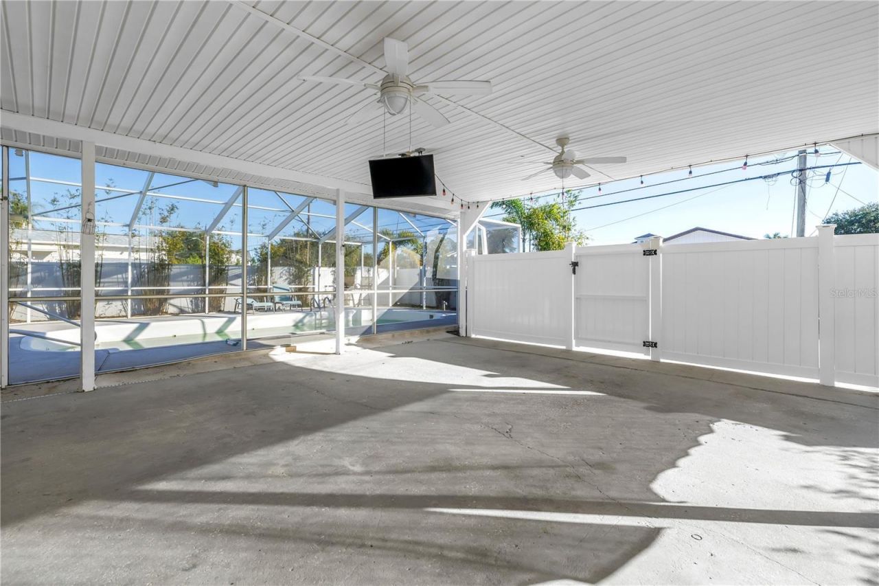 774 40th Avenue Ne, Saint Petersburg, FL 33703 Photo