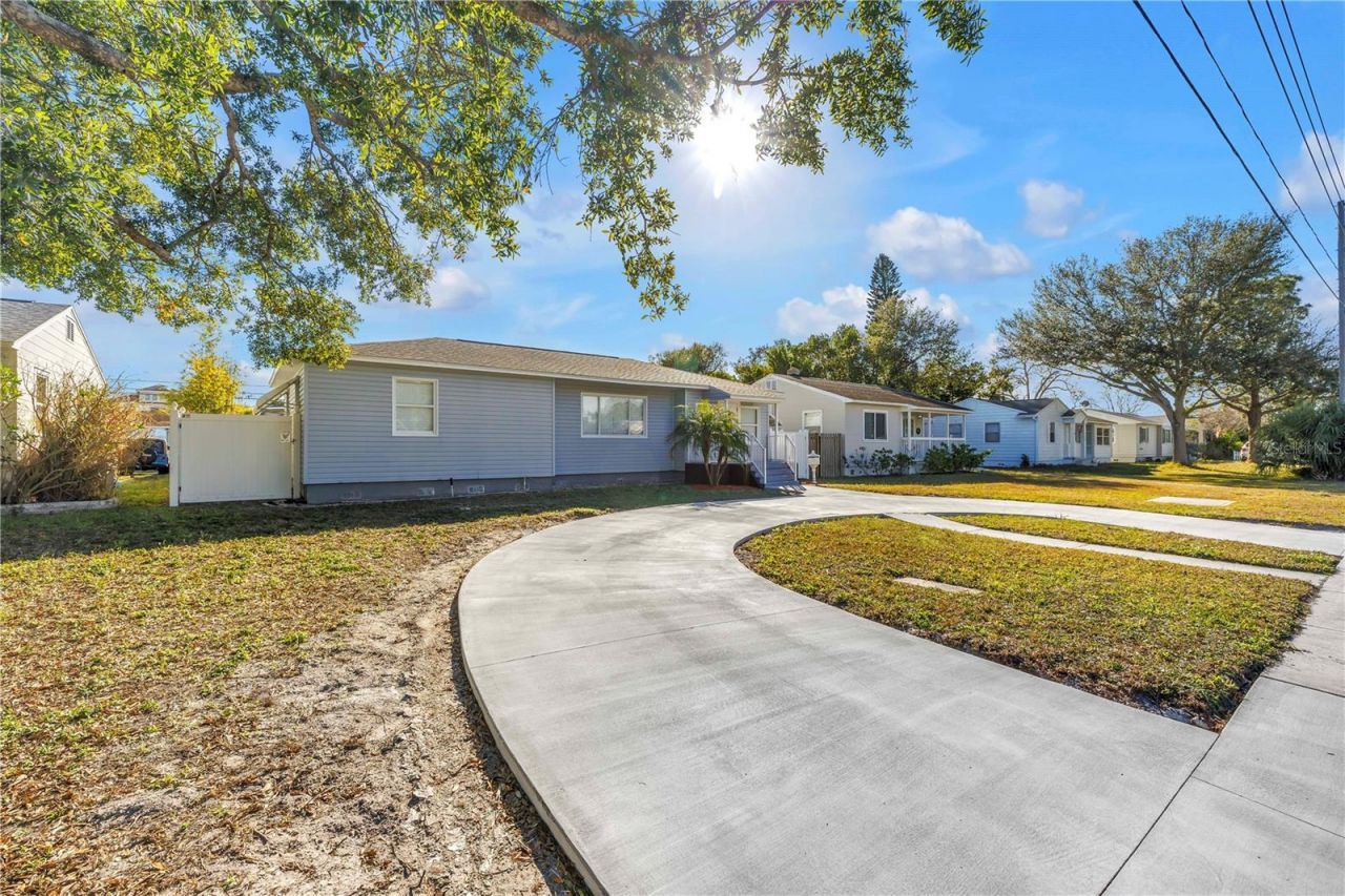 774 40th Avenue Ne, Saint Petersburg, FL 33703 Photo