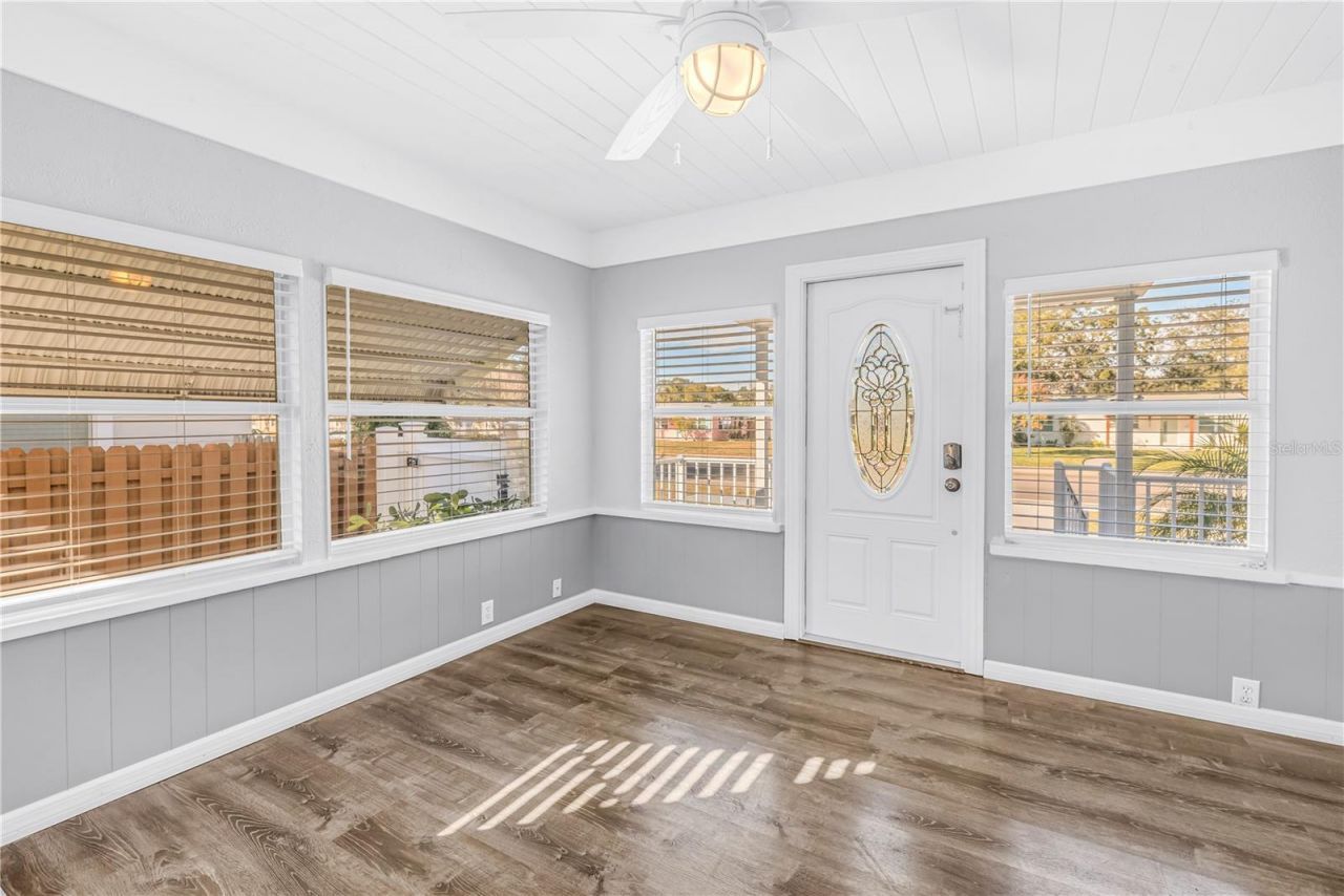 774 40th Avenue Ne, Saint Petersburg, FL 33703 Photo