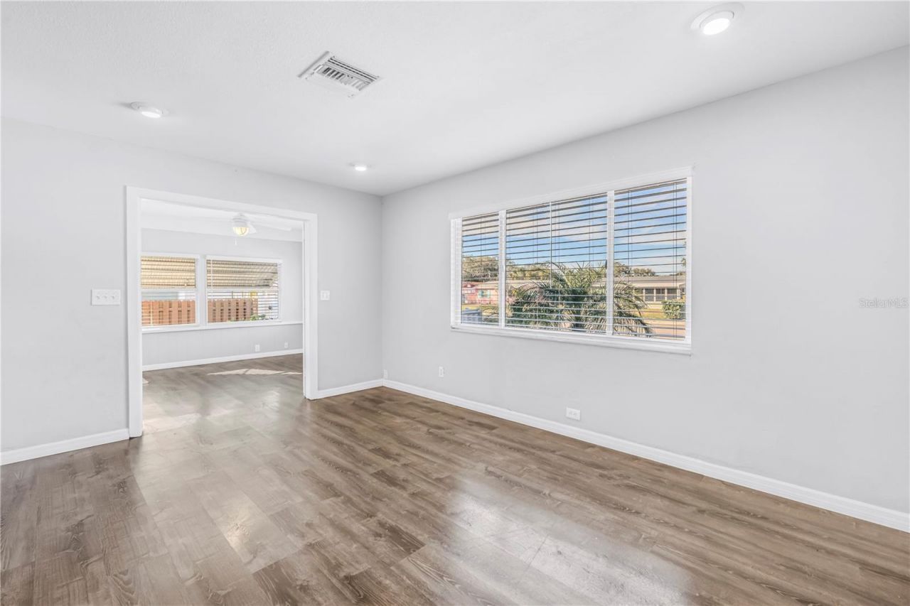 774 40th Avenue Ne, Saint Petersburg, FL 33703 Photo