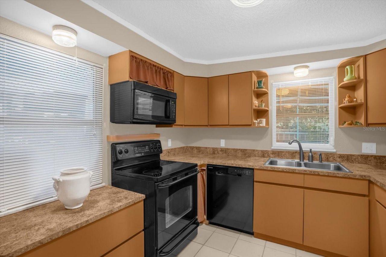 8150 Spring Drive, Yalaha, FL 34797 Photo