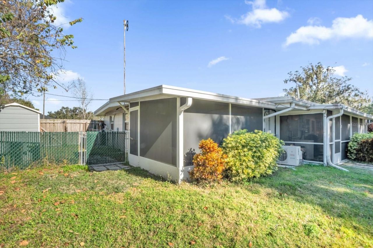 8150 Spring Drive, Yalaha, FL 34797 Photo