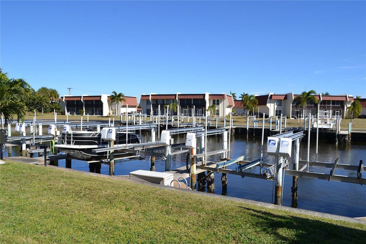 220 Coldeway Drive, Unit 211, Punta Gorda, FL 33950 Photo