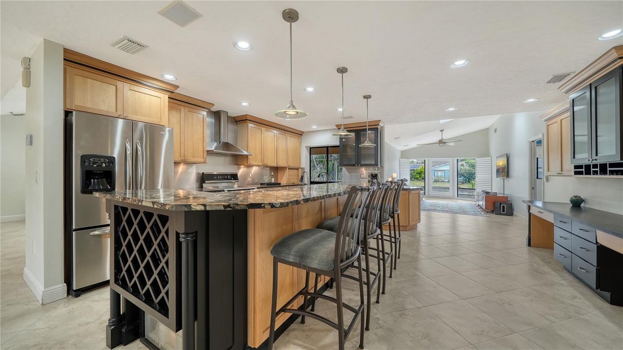 4251 Pasadena Circle, Sarasota, FL 34233 Photo