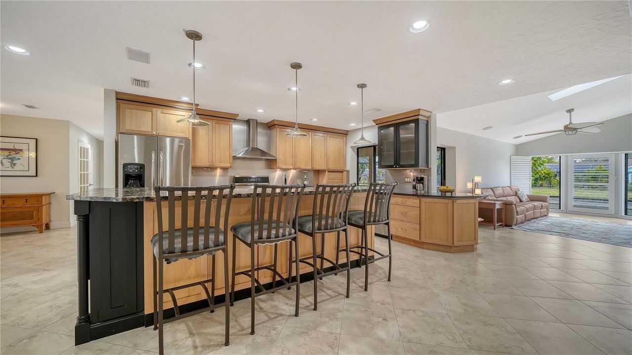 4251 Pasadena Circle, Sarasota, FL 34233 Photo