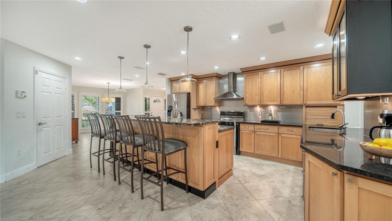 4251 Pasadena Circle, Sarasota, FL 34233 Photo