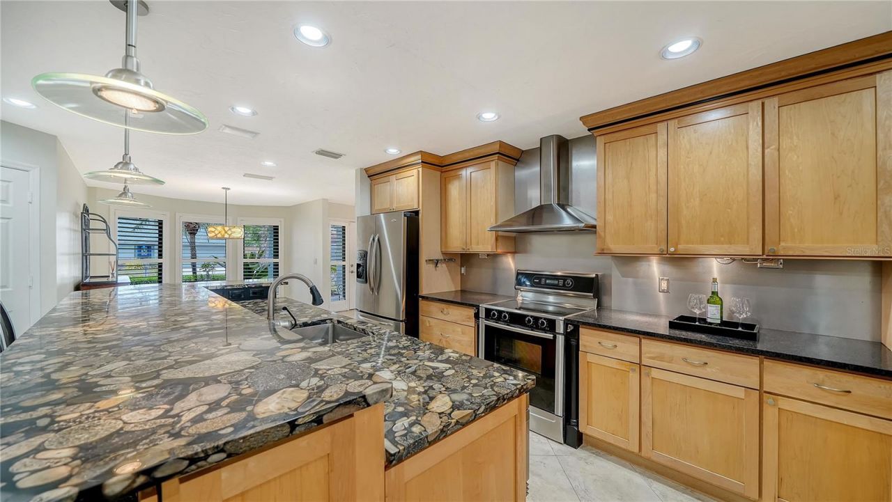 4251 Pasadena Circle, Sarasota, FL 34233 Photo