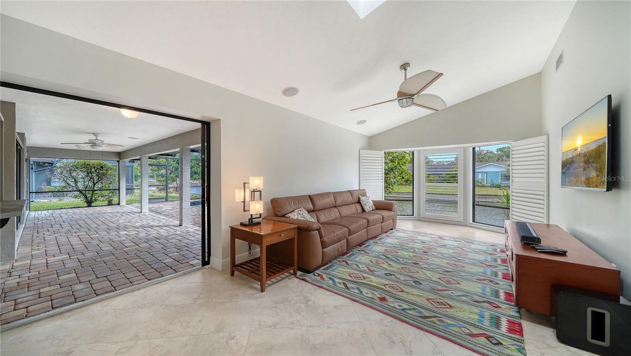 4251 Pasadena Circle, Sarasota, FL 34233 Photo