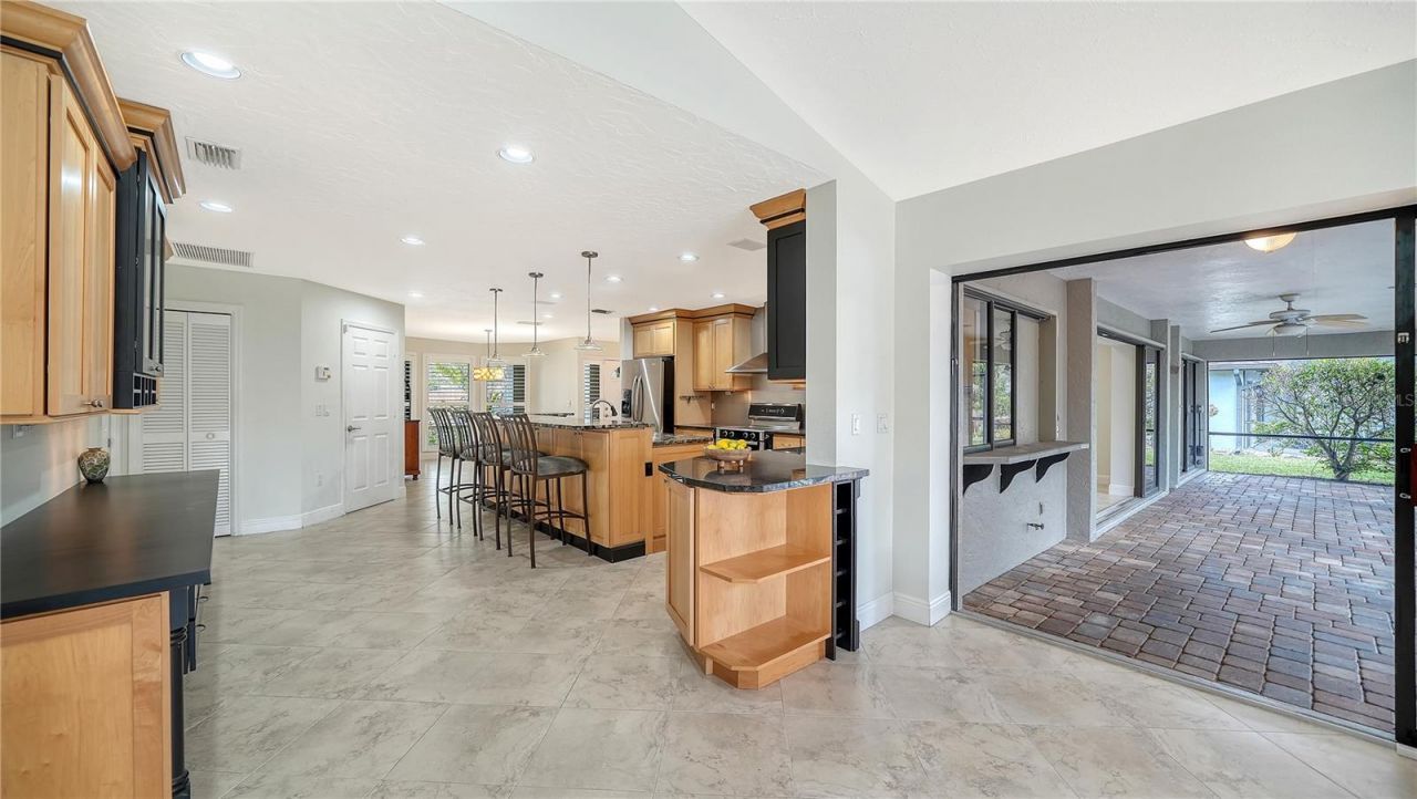 4251 Pasadena Circle, Sarasota, FL 34233 Photo