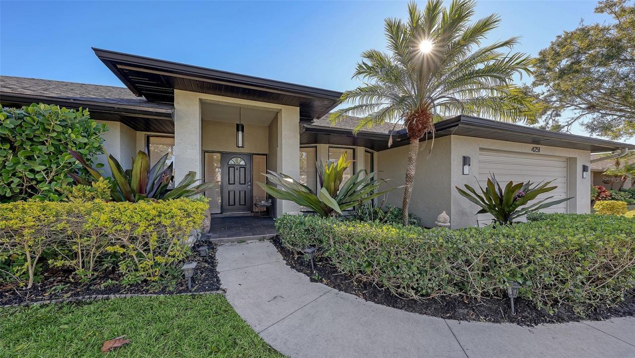 4251 Pasadena Circle, Sarasota, FL 34233 Photo