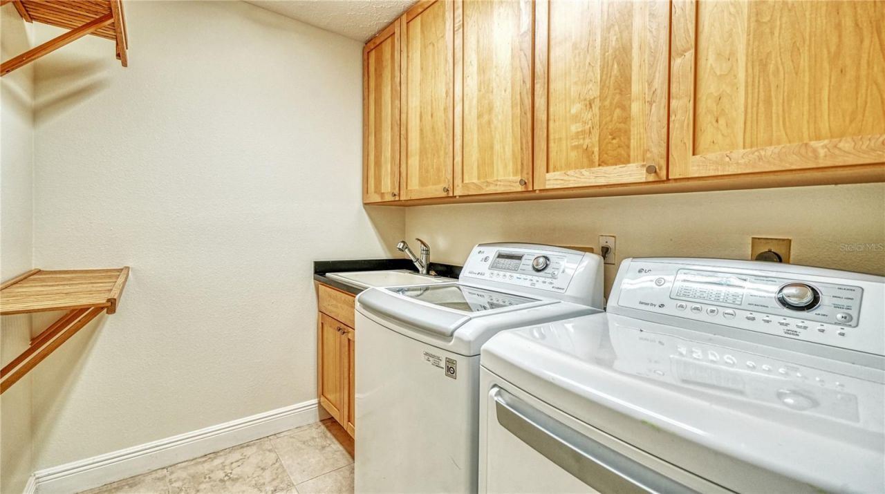 4251 Pasadena Circle, Sarasota, FL 34233 Photo