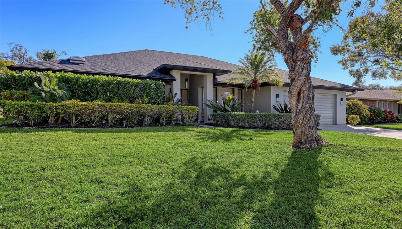 4251 Pasadena Circle, Sarasota, FL 34233 Photo