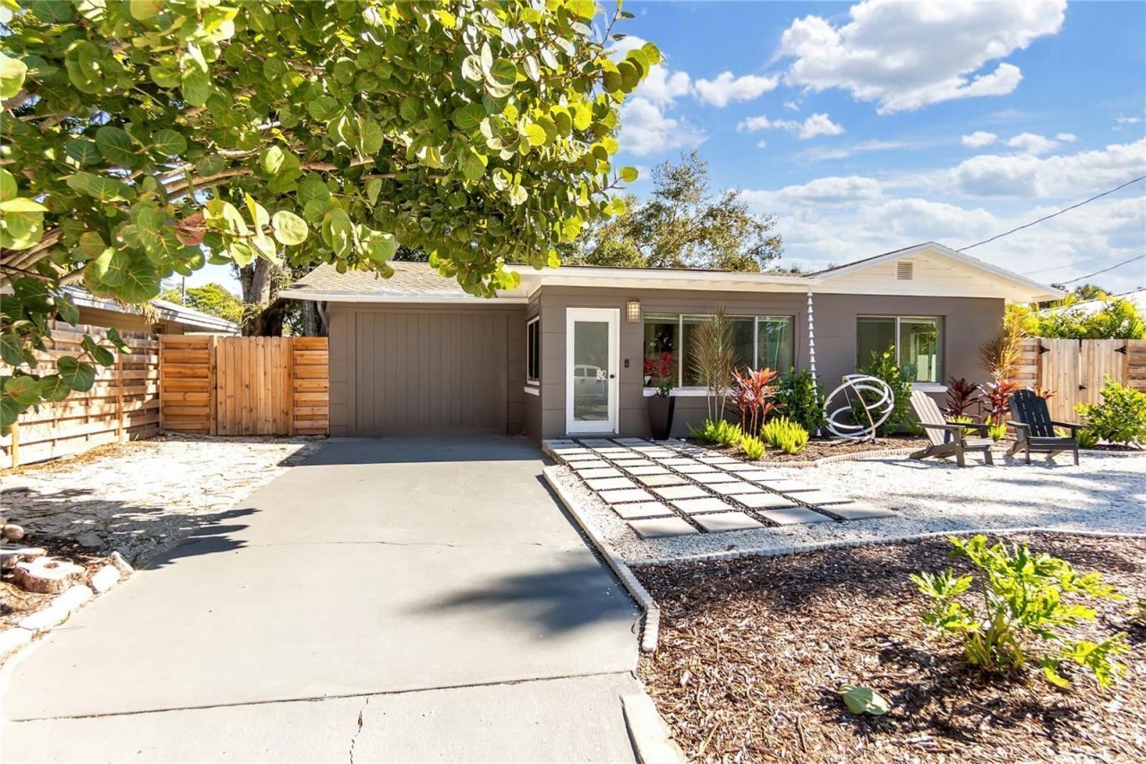 3842 Chapel Drive, Sarasota, FL 34234 Photo