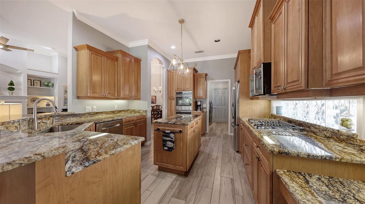 8175 Abingdon Court, Bradenton, FL 34201 Photo