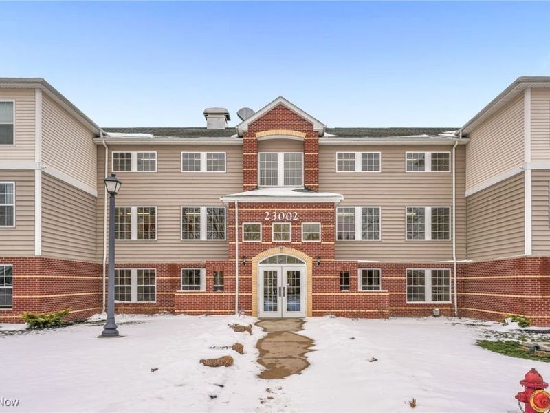 23002 Chandlers Lane, Unit 223, Olmsted Falls, OH 44138 Photo 1