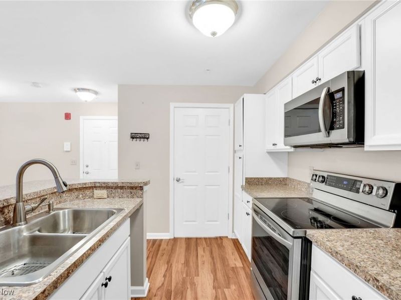 23002 Chandlers Lane, Unit 223, Olmsted Falls, OH 44138 Photo 11