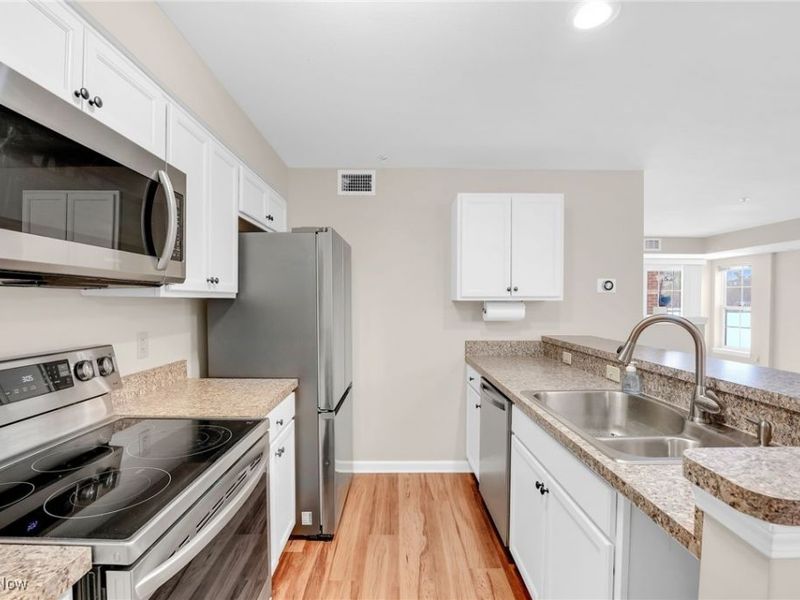 23002 Chandlers Lane, Unit 223, Olmsted Falls, OH 44138 Photo 9