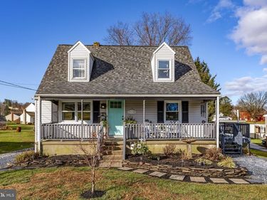 633 N FARMERSVILLE ROAD, EPHRATA, PA 17522