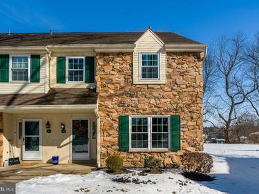 113 OAK KNOLL CIRCLE, MILLERSVILLE, PA 17551