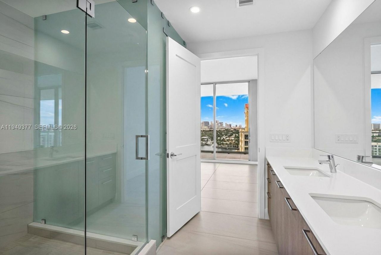 151 N Seabreeze, Unit 1003-E, Fort Lauderdale, FL 33304 Photo