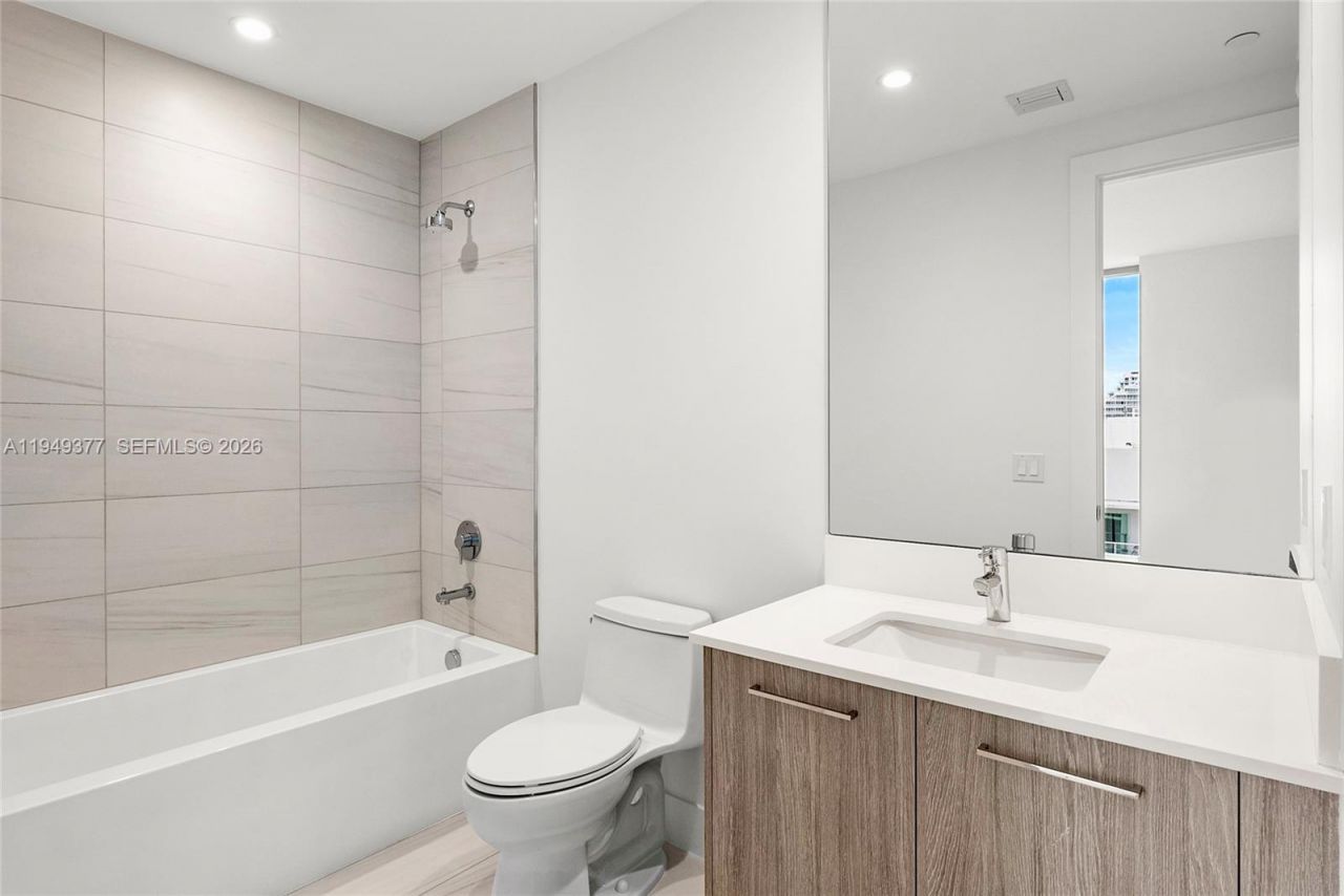 151 N Seabreeze, Unit 1003-E, Fort Lauderdale, FL 33304 Photo