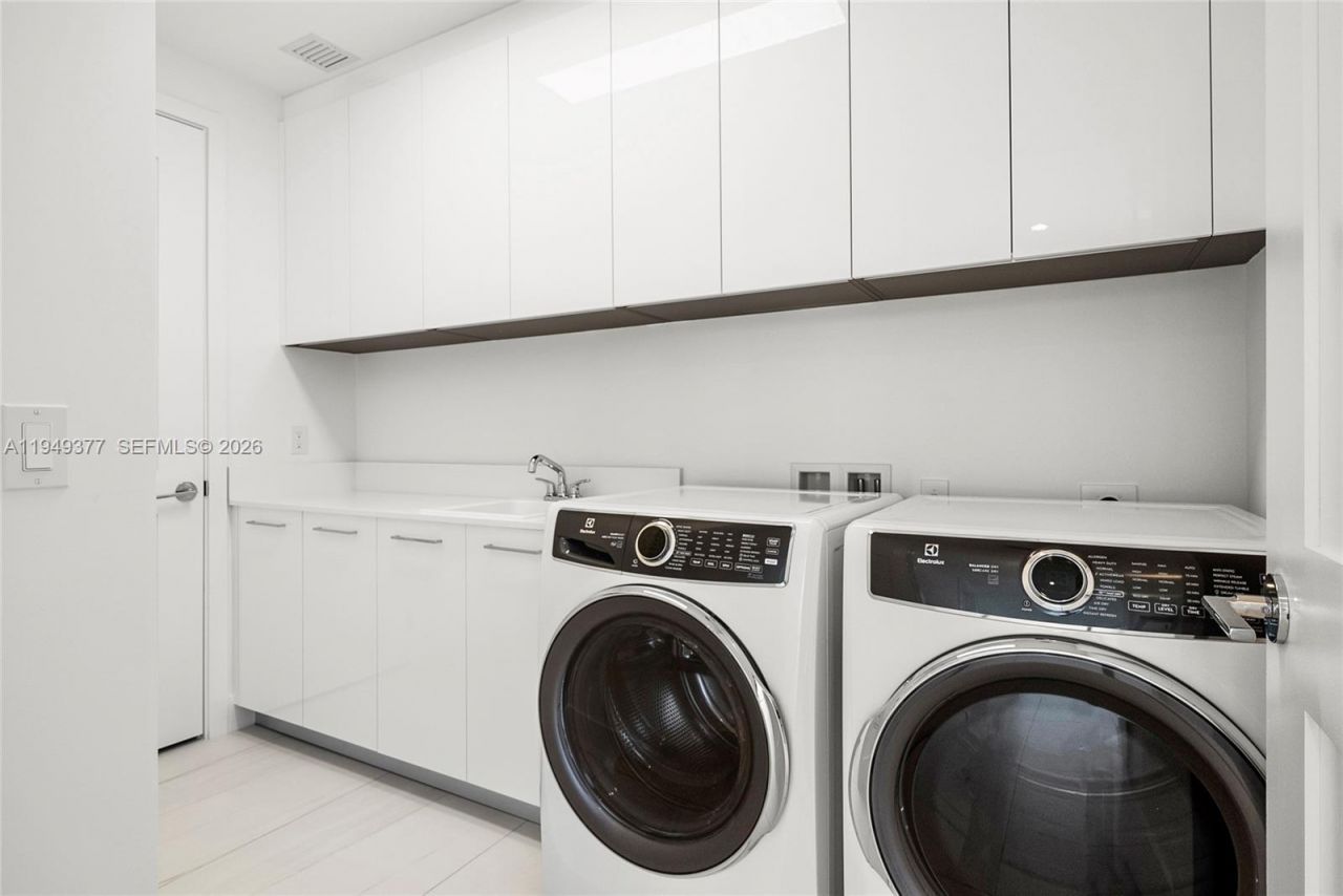 151 N Seabreeze, Unit 1003-E, Fort Lauderdale, FL 33304 Photo