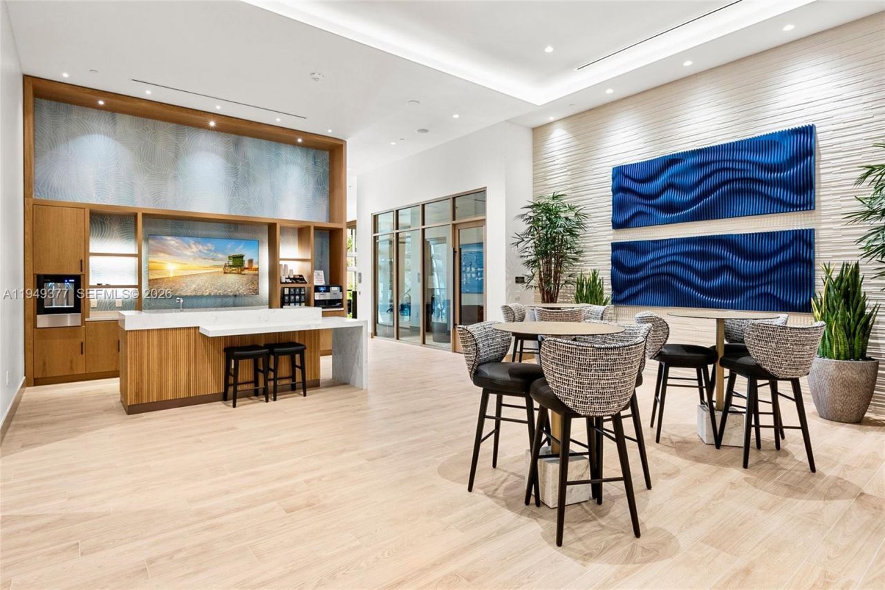 151 N Seabreeze, Unit 1003-E, Fort Lauderdale, FL 33304 Photo