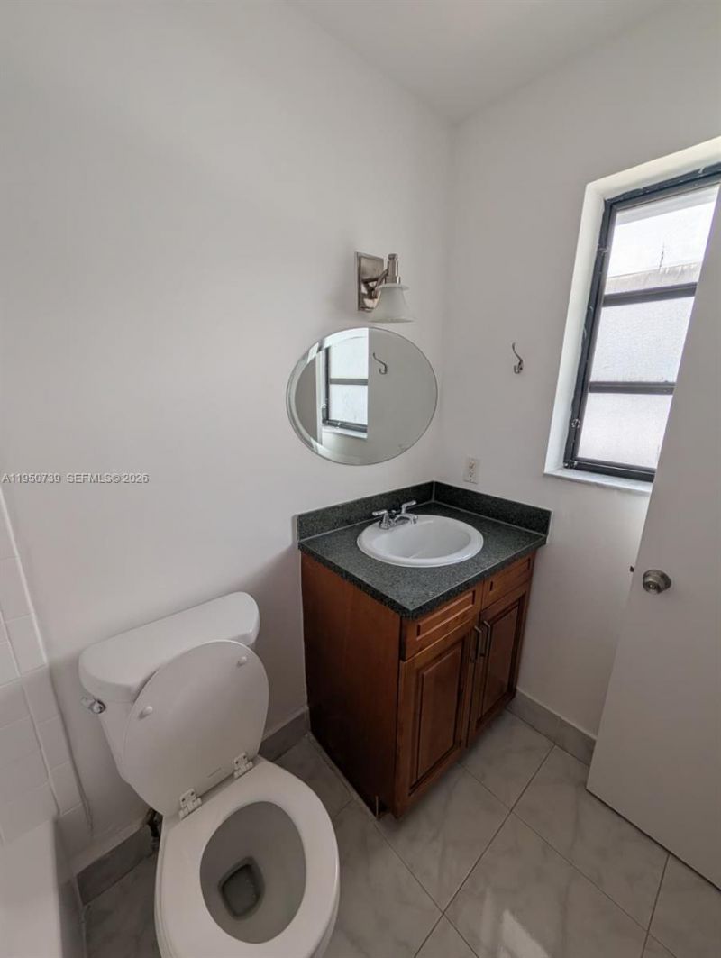 235 Antilla Ave, Unit 4, Coral Gables, FL 33134 Photo