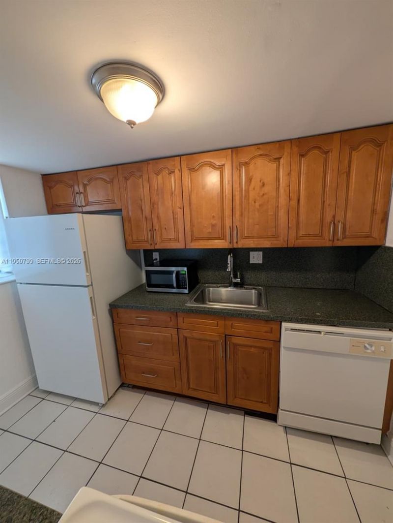 235 Antilla Ave, Unit 4, Coral Gables, FL 33134 Photo