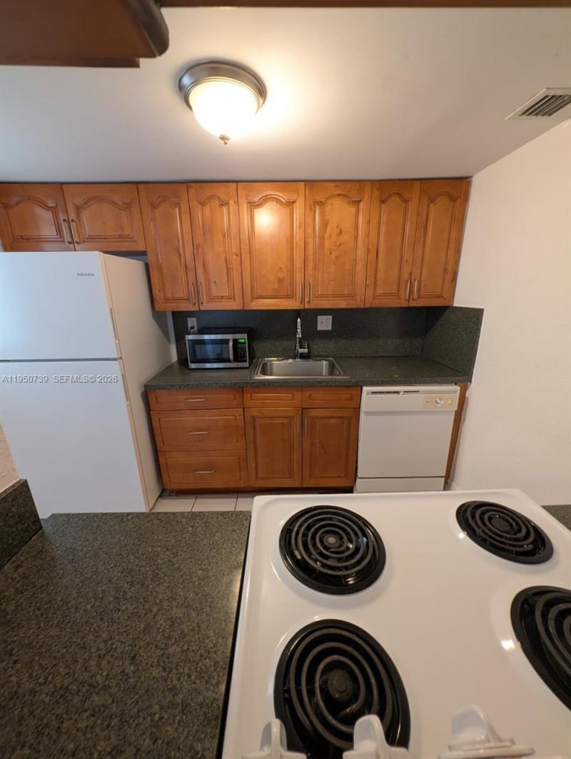 235 Antilla Ave, Unit 4, Coral Gables, FL 33134 Photo
