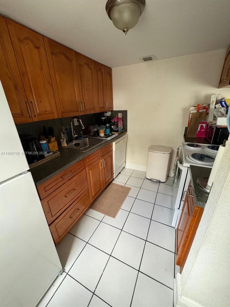 235 Antilla Ave, Unit 4, Coral Gables, FL 33134 Photo