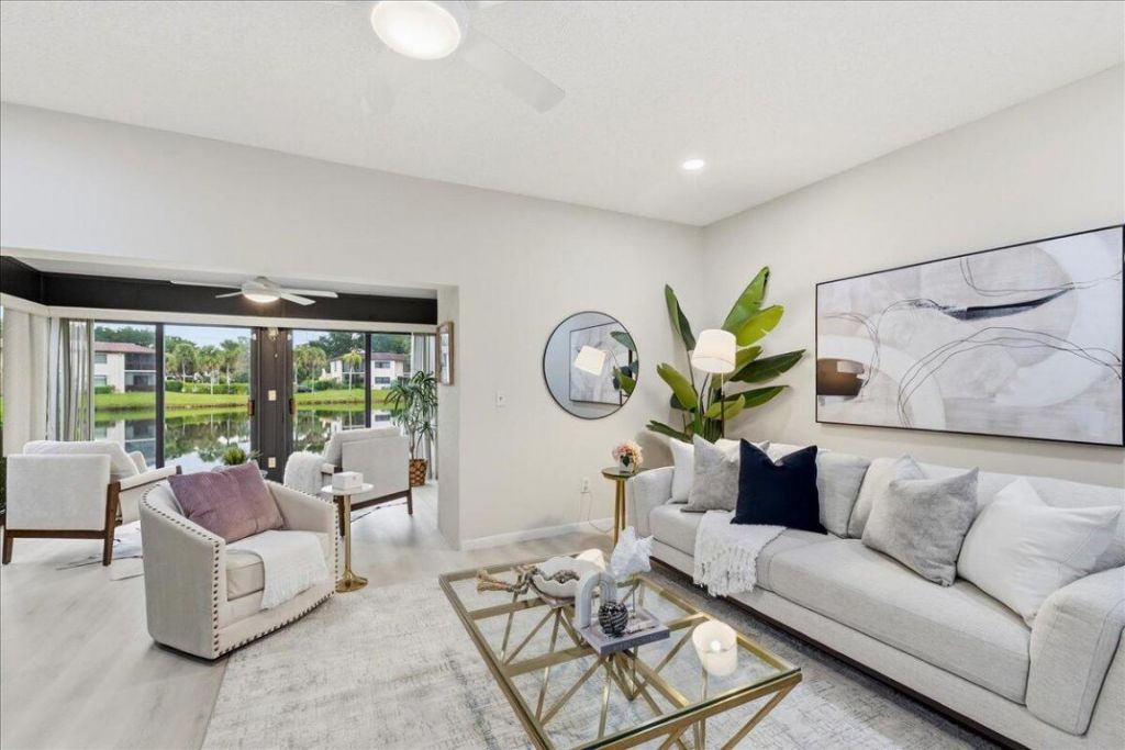 21386 Juego Circle, Unit 10c, Boca Raton, FL 33433 Photo