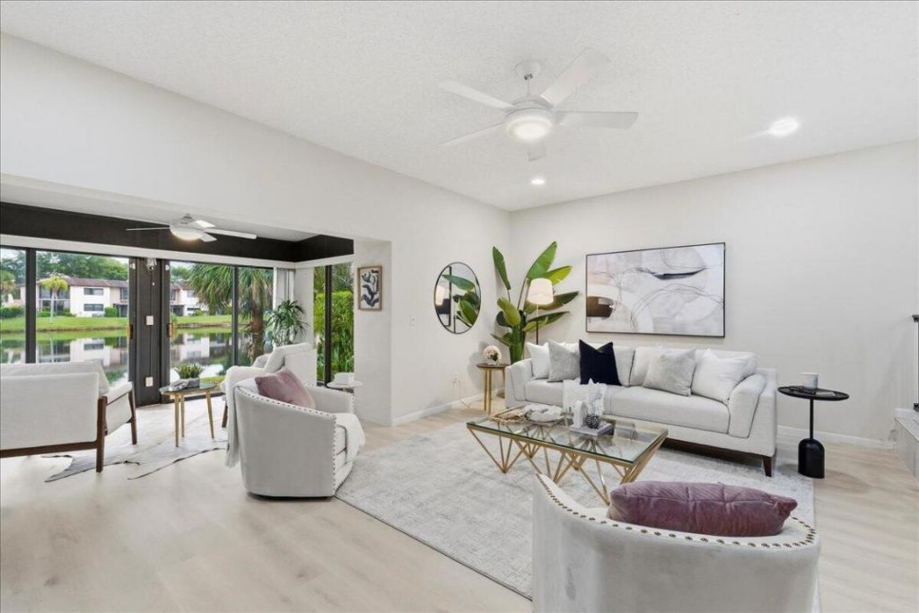 21386 Juego Circle, Unit 10c, Boca Raton, FL 33433 Photo