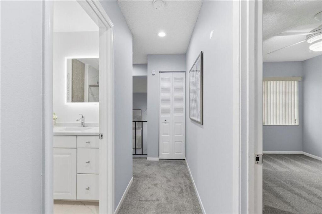 21386 Juego Circle, Unit 10c, Boca Raton, FL 33433 Photo