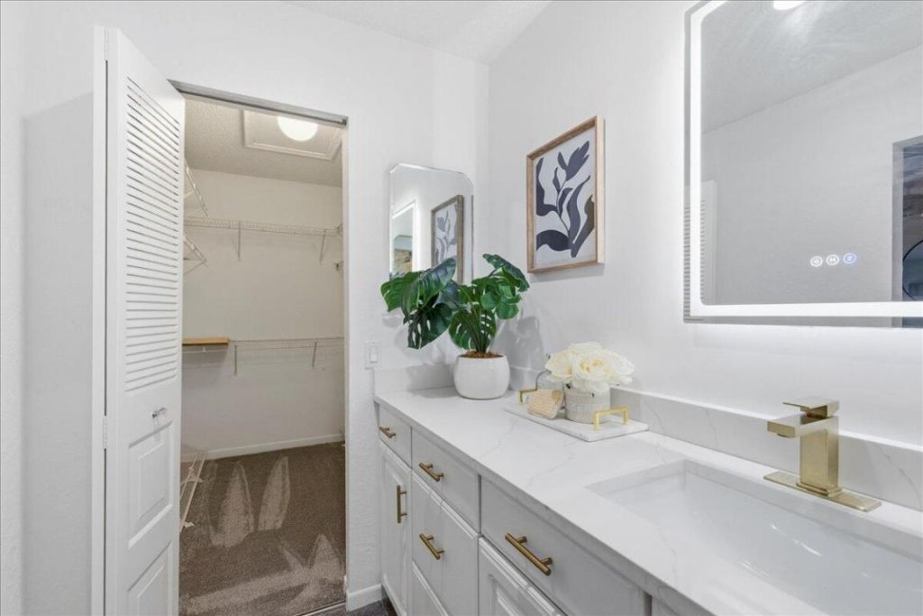 21386 Juego Circle, Unit 10c, Boca Raton, FL 33433 Photo