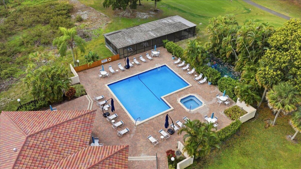 21386 Juego Circle, Unit 10c, Boca Raton, FL 33433 Photo