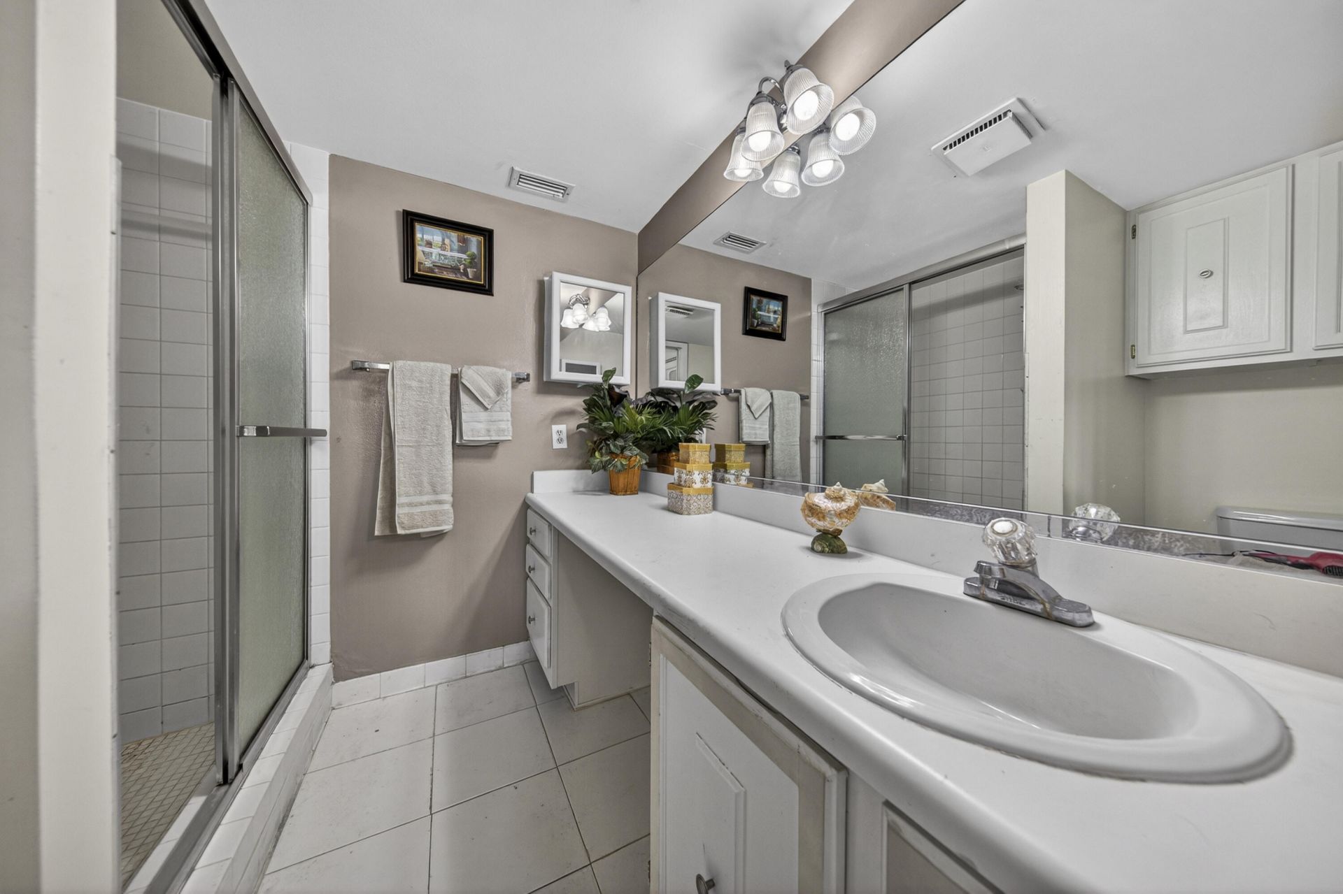 5611 Coral Lake Drive, Unit 111, Margate, FL 33063 Photo