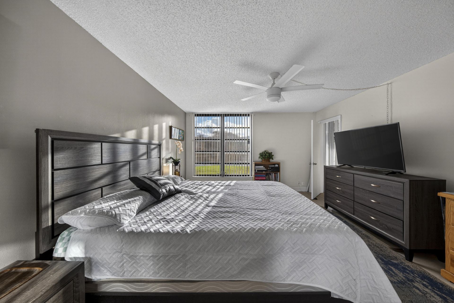 5611 Coral Lake Drive, Unit 111, Margate, FL 33063 Photo